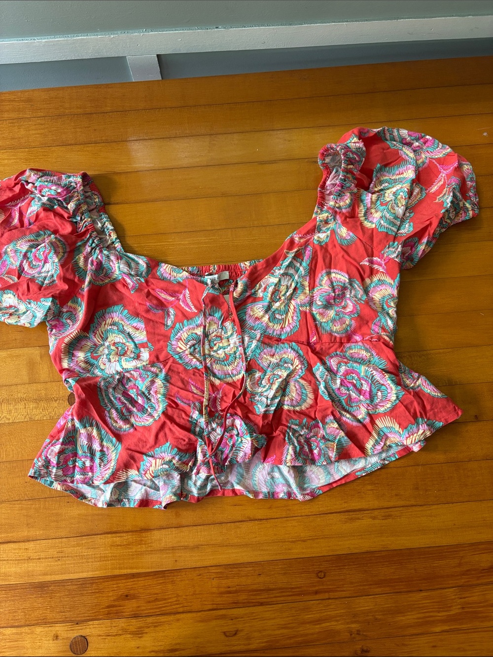 Z Supply Coral Floral Tie-Front Puff Sleeve Crop Top